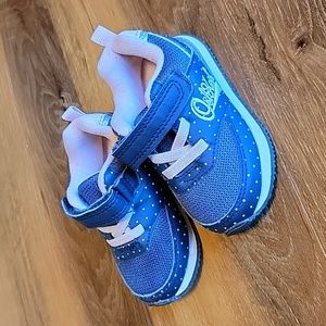 🚨LAST CHANCE Osh Kosh size 4 shoes